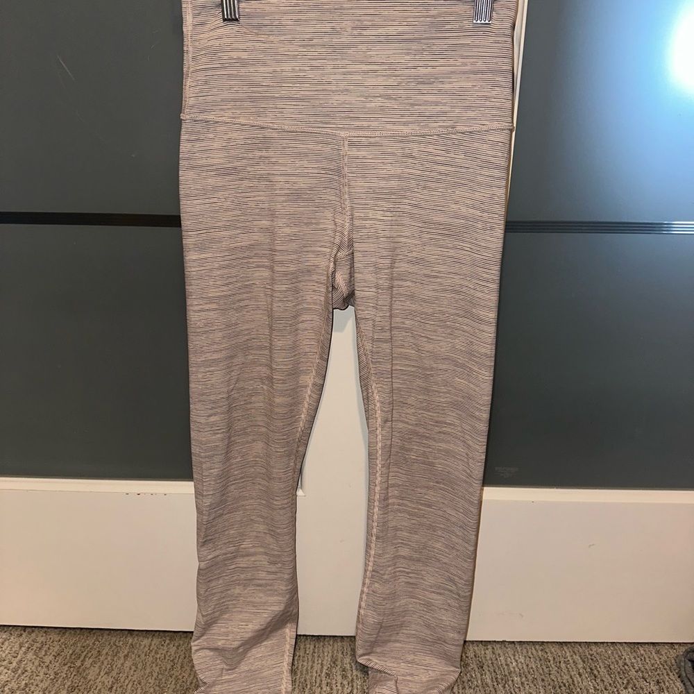 Women’s Lululmeon Align Leggings 28” Size 6